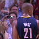 Illustration for article titled Dear Sports Fans: Your iPhones Flash Is Ruining Your Photos